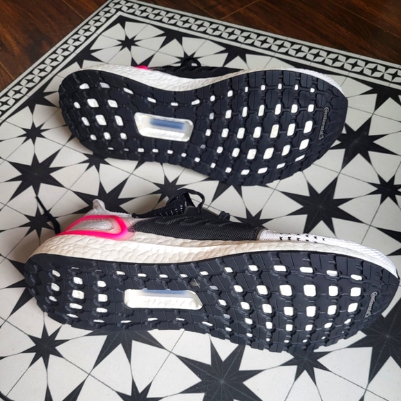 Adidas Ultraboost 19 - Picture 3 of 3